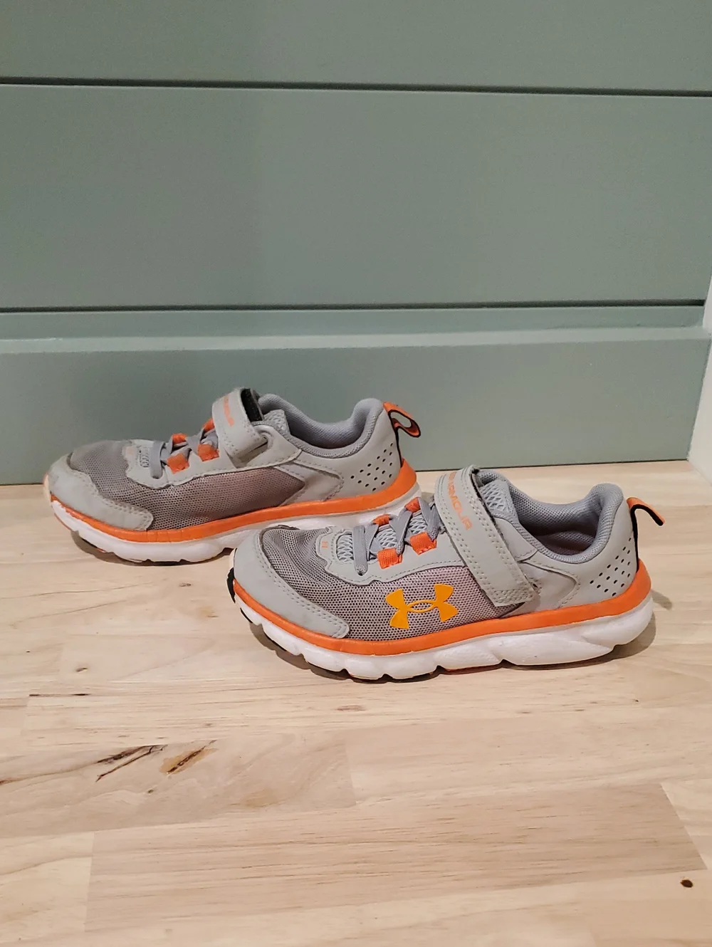 Under Armour Gray and Orange Kids Athletic Sneakers 13c